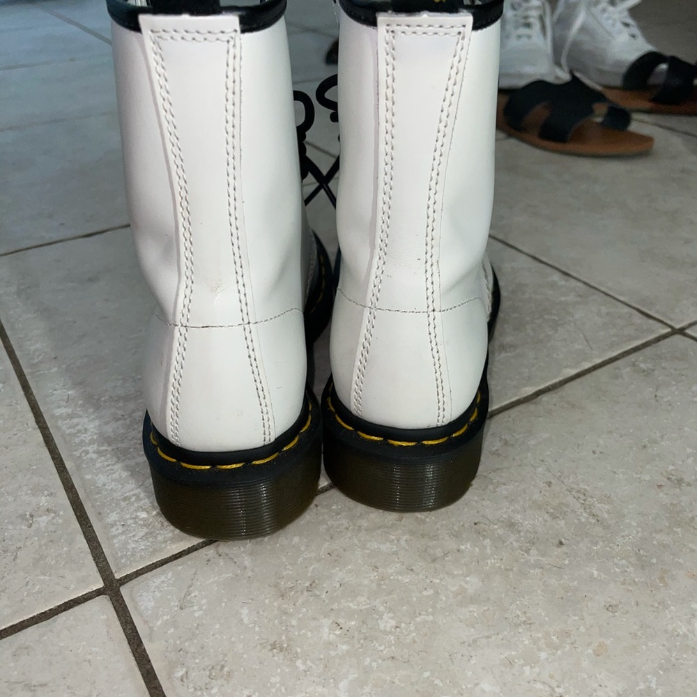 WHITE DOC MARTENS - Picture 3 of 4